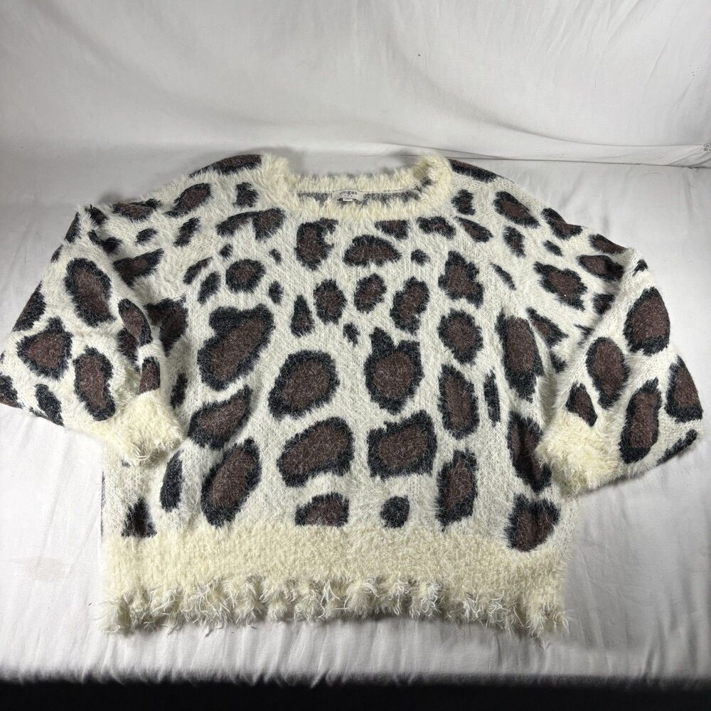 Umgee Women Leopard Fuzzy Pullover Distressed Round Sweater Cream Brown Sz L